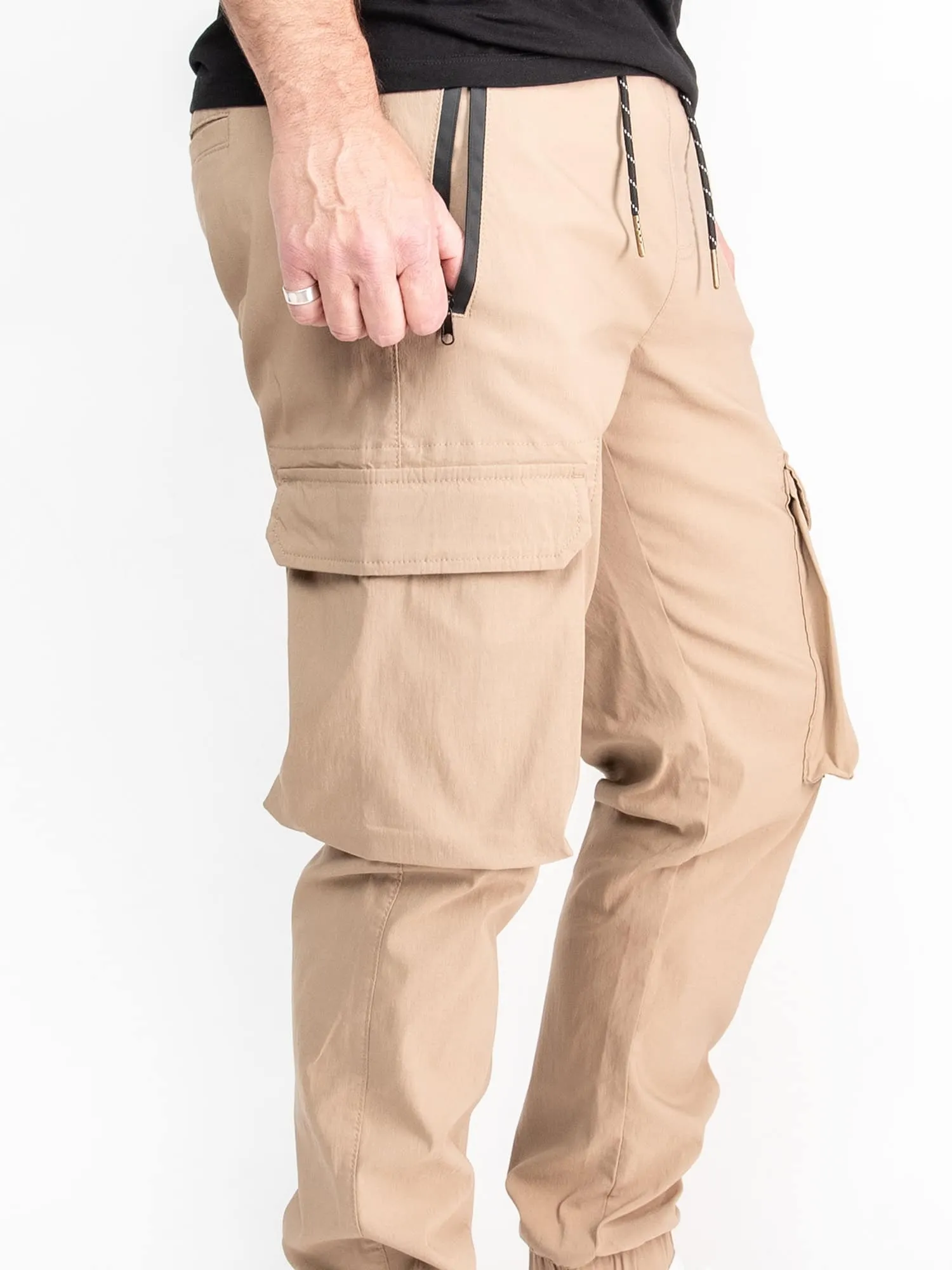 MEN'S BARRET PERFORMANCE TECH CARGO JOGGERS