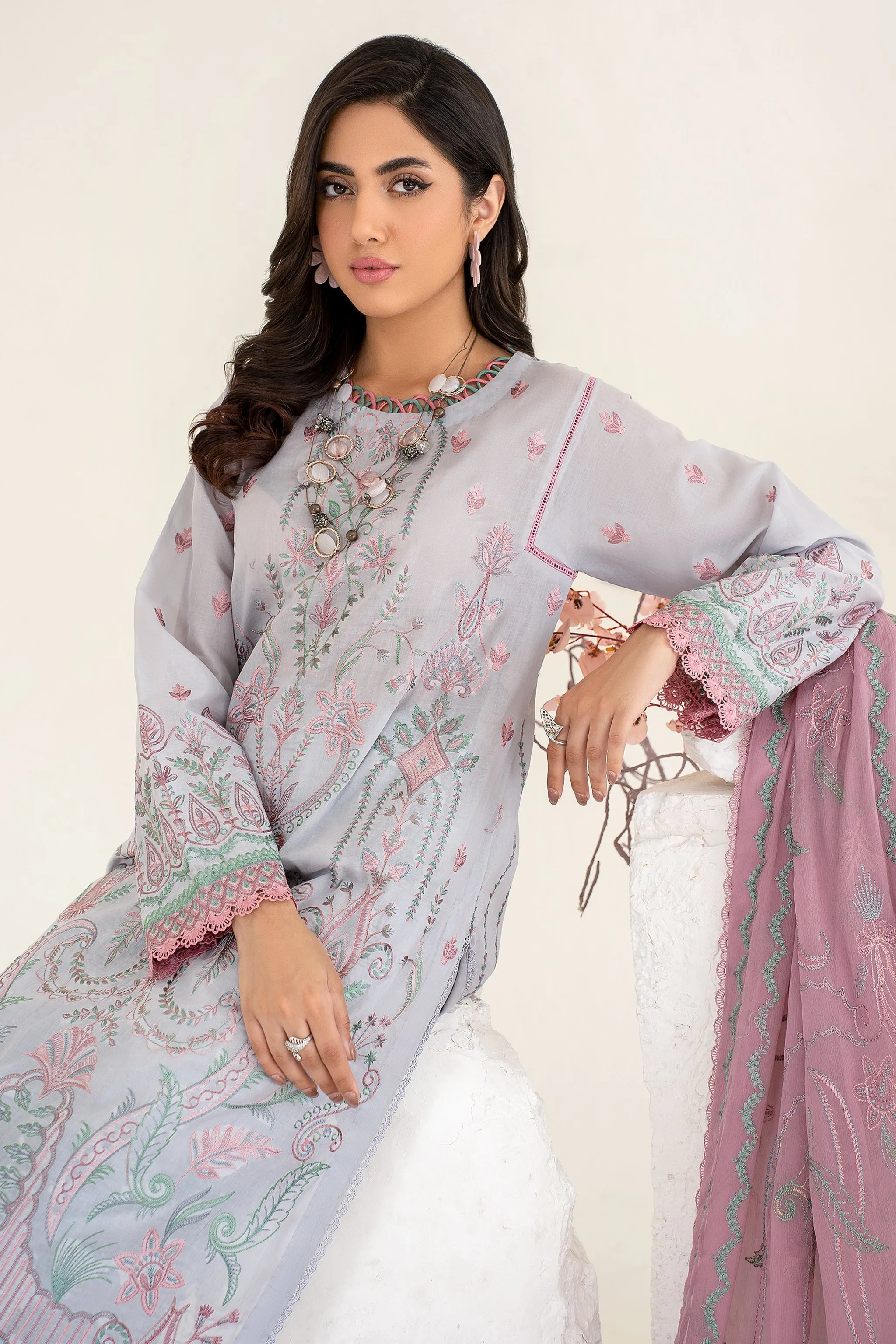 Zarif Eid Lawn Collection 2023 – ZEL 04 Izel